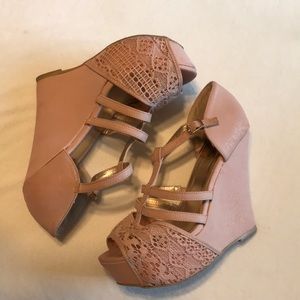 Blush wedges